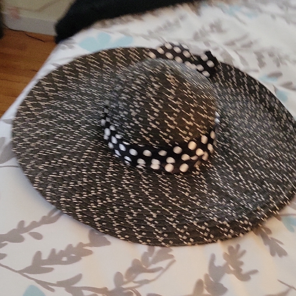 Black and White Wide-Brimmed Hat with Textured Weave